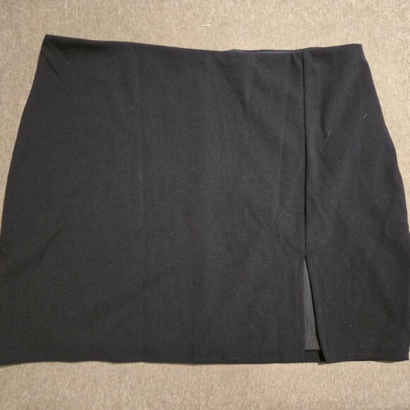 Black Bodycon mini skirt with side slit size XL - Picture 2 of 4